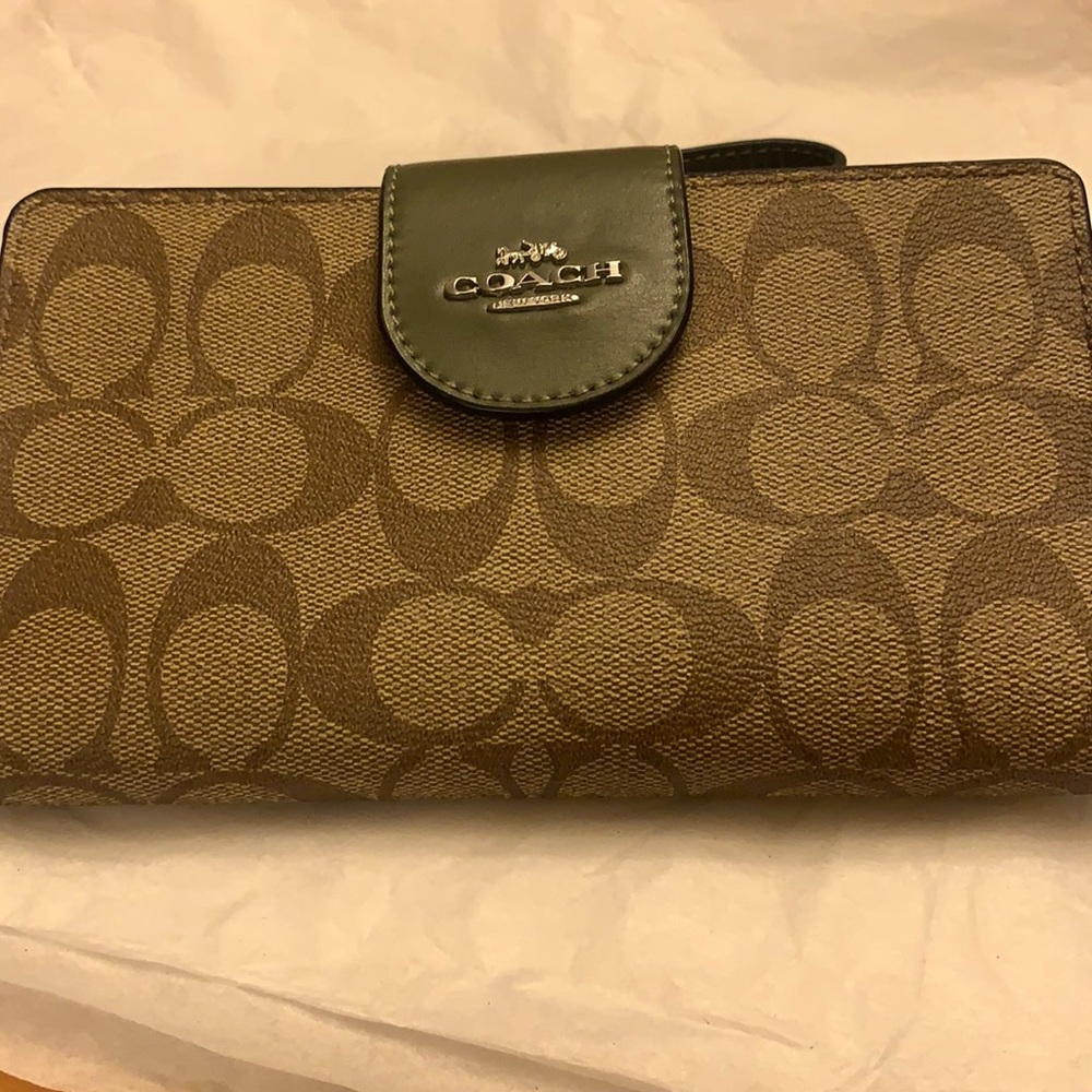 COACH TECH  WALLET IN COLORBLOCK SIGNATURE CANVAS